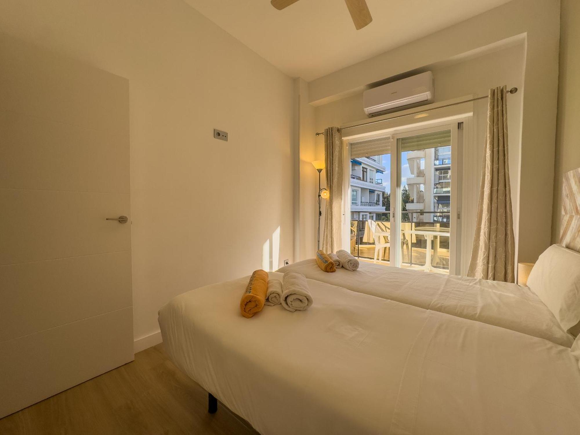 Skol 420C Fantastico 1 Dormitorio Primera Linea De Playa Marbella Exterior photo